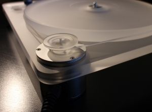 Moteur de la platine vinyle Clearaudio Emotion Limited - Auditorium Hi-Fi Rennes