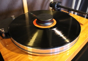 Plateur et palet presseur de la platine vinyle Pro-Ject X-Tension 9