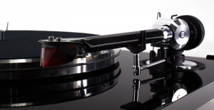 Cellule phono et bras de la platine vinyle EAT Prelude