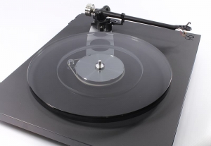 Platine vinyle Rega Planar 6 dans l'Auditorium Hi-Fi Rennes