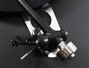 Platine vinyle Rega Planar 6 dans l'Auditorium Hi-Fi Rennes